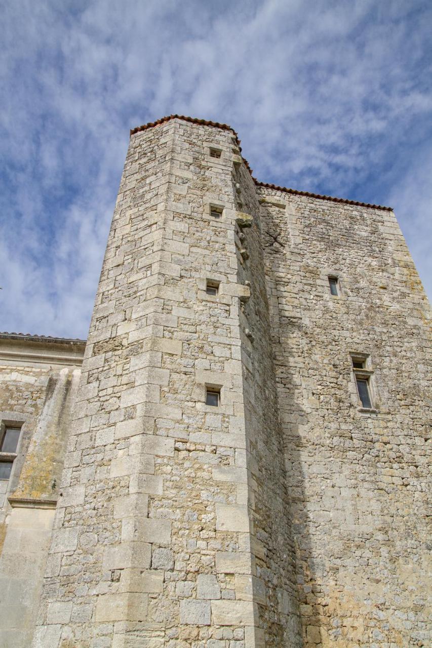 Chateau De Hotel Champdolent