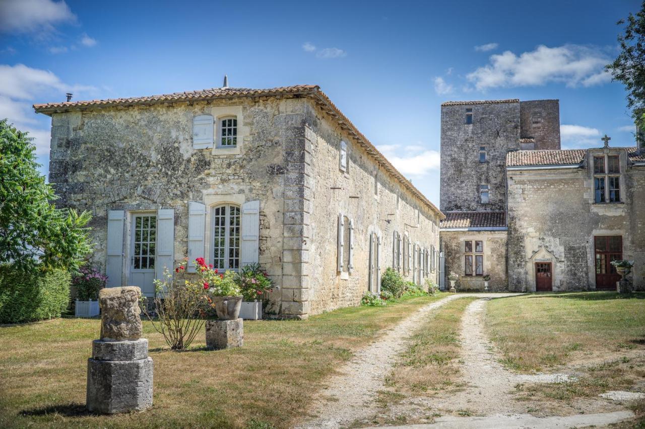 Chateau De Hotel Champdolent